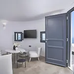 Topos Exclusive Santorini *