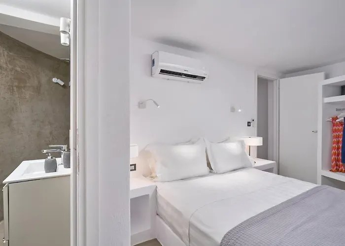 Topos Exclusive Santorini *