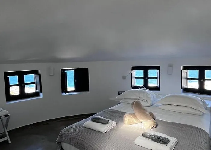 Topos Exclusive Santorini Villa