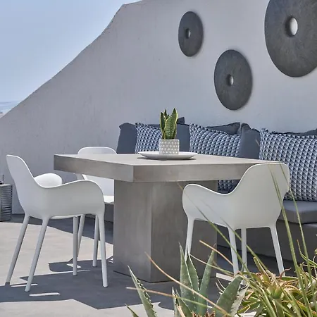 Topos Exclusive Santorini *