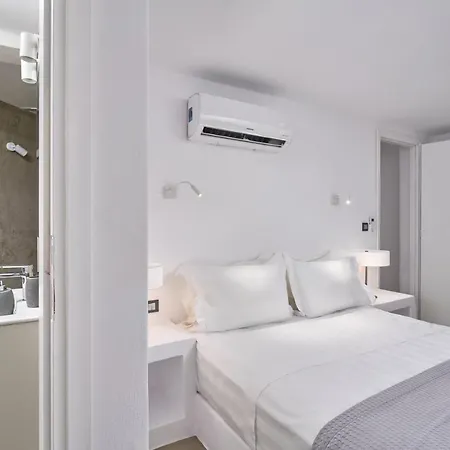 Topos Exclusive Santorini *