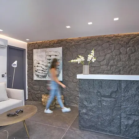 Topos Exclusive Santorini *