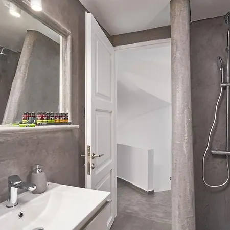 Topos Exclusive Santorini Vila *