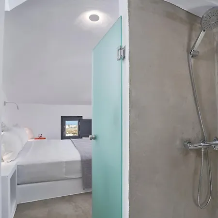 Topos Exclusive Santorini *