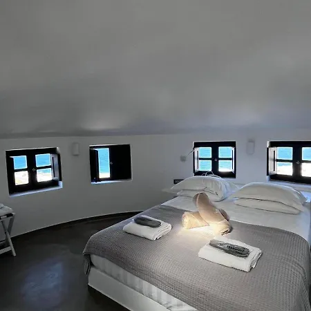 Topos Exclusive Santorini Vila