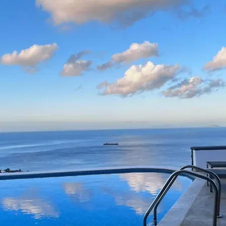 Topos Exclusive Santorini Vila