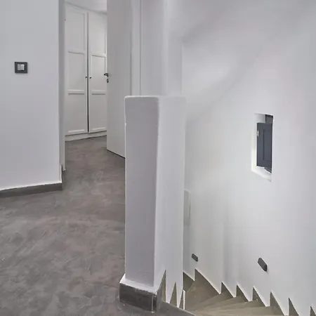 Topos Exclusive Santorini Vila *