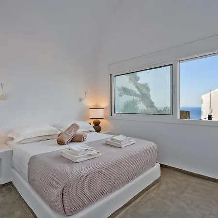 Topos Exclusive Santorini Villa *