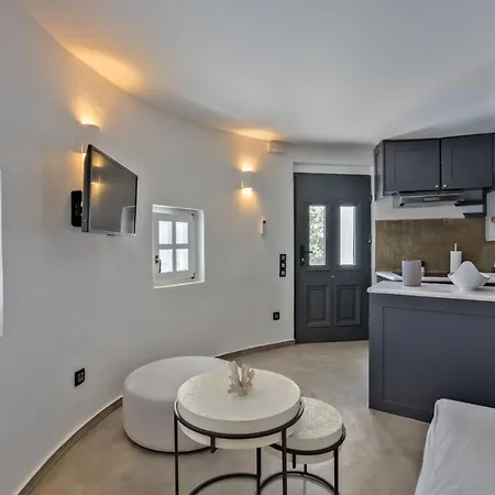 Topos Exclusive Santorini Villa