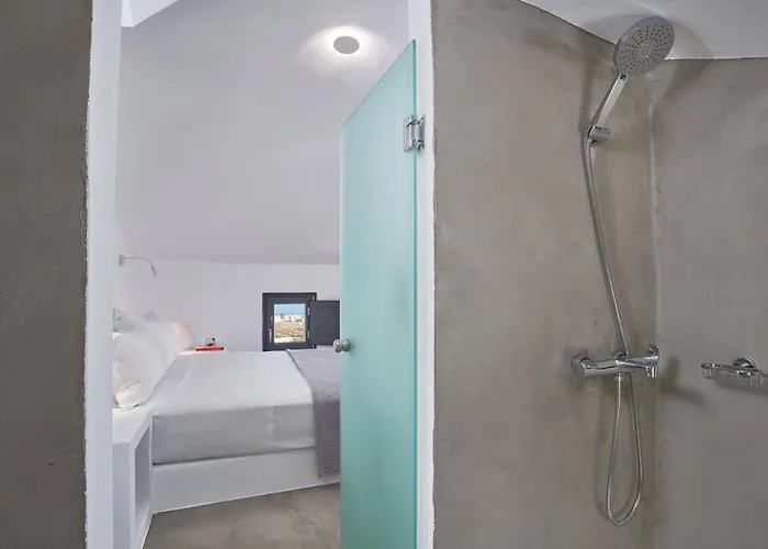 Topos Exclusive Santorini *