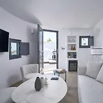 Villa Topos Exclusive Santorini