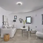 Villa Topos Exclusive Santorini