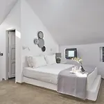 Villa Topos Exclusive Santorini